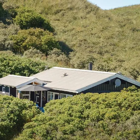 Three-bedroom Holiday In
