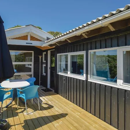 Three-bedroom Holiday In בית נופש *