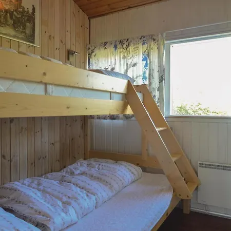 Three-bedroom Holiday In Saltum